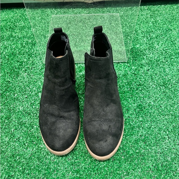 Time and Tru black‎ booties - Picture 1 of 6